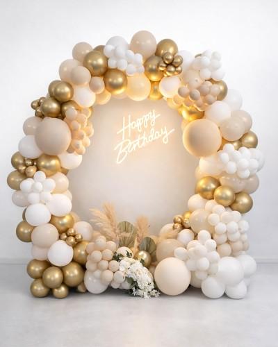 Arche ronde de ballons avec enseigne Happy Birthday LED